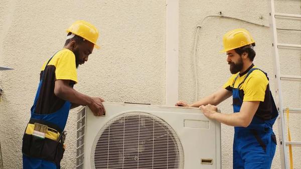 When to Choose HVAC Replacement or Repair